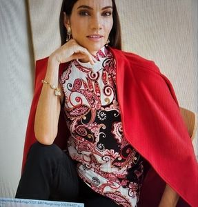 Chico's Paisley Mockneck Top w Blind Zipper in a 95% Rayon& 5% Spandex.